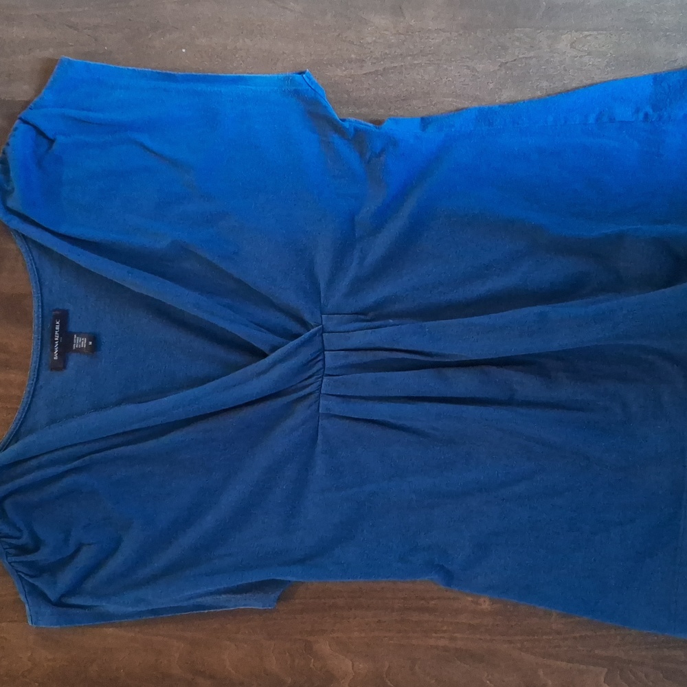 Banana Republic Women's Size: Medium Short Sleeved Top  Turquoise Blue Shirt 💙 - Picture 2 of 8